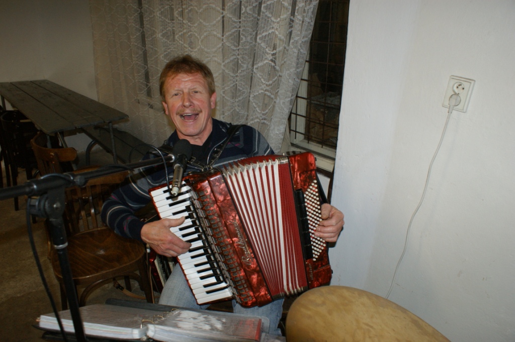 Posezeni s harmonikari 12.5.2012 (1)