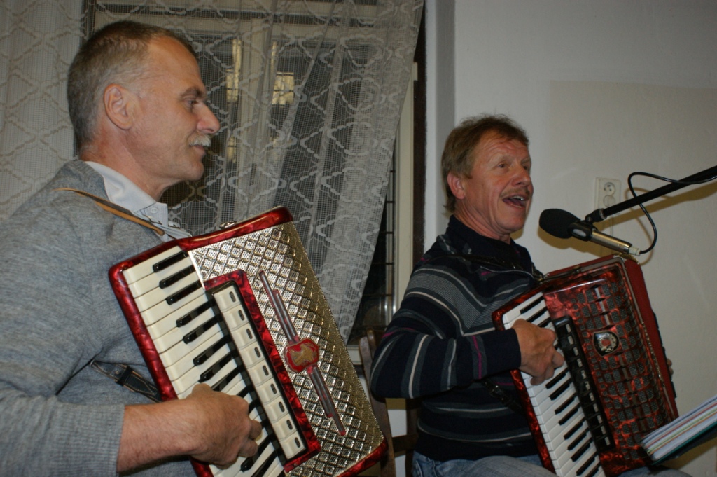 Posezeni s harmonikari 12.5.2012 (5)