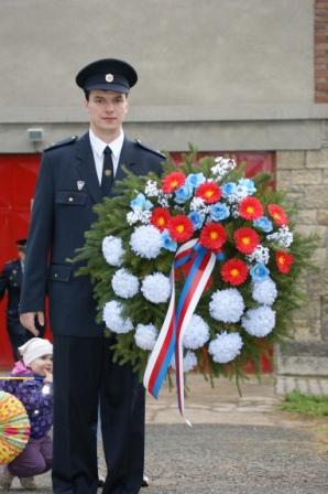 Kladení věnců 7.5.2013