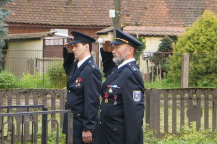 Kladení věnců 7.5.2013 (9)