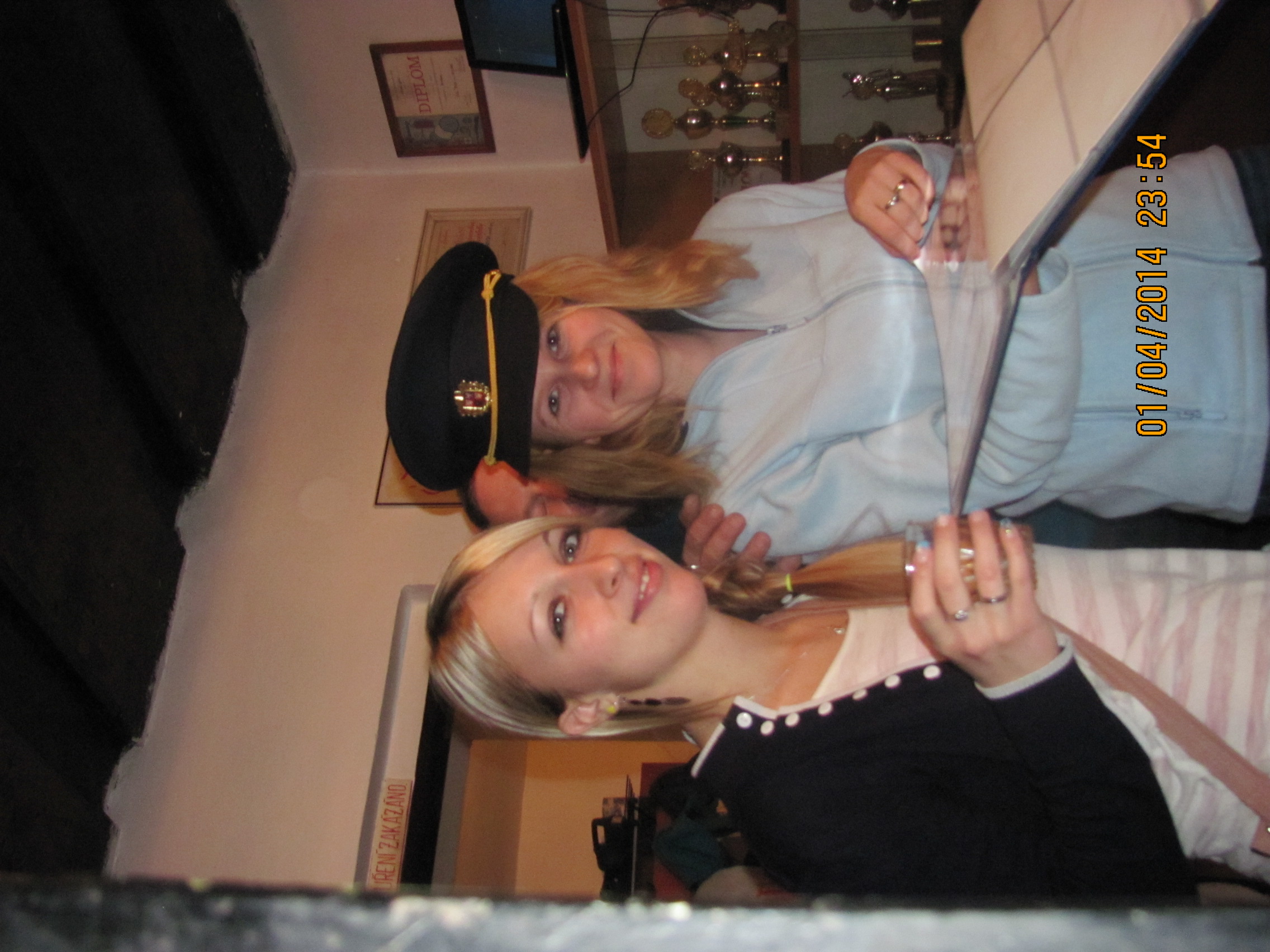 NEJhezčí děvčata