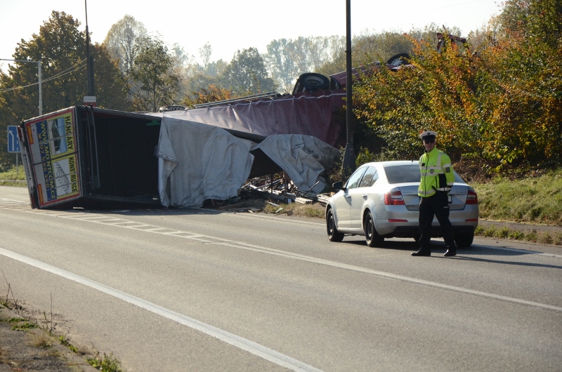 Nehoda kamionu 15.10.2017 (7)
