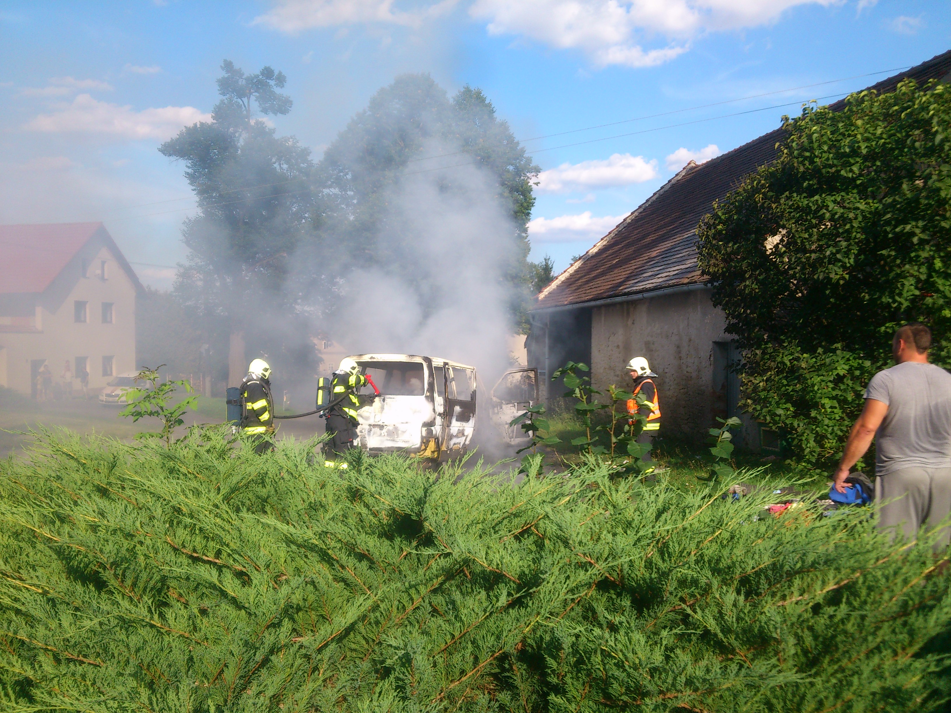 Pozar dodavky, 15.8.2017 (1)